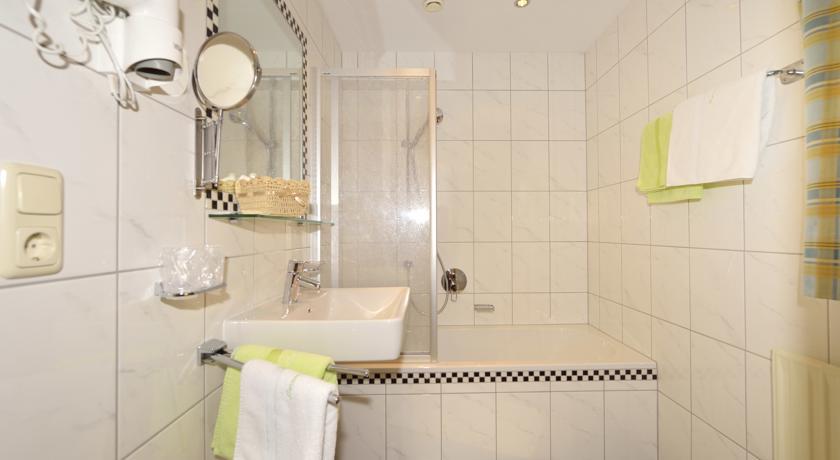 Hotel Garni Viktoria Sankt Anton am Arlberg Room photo
